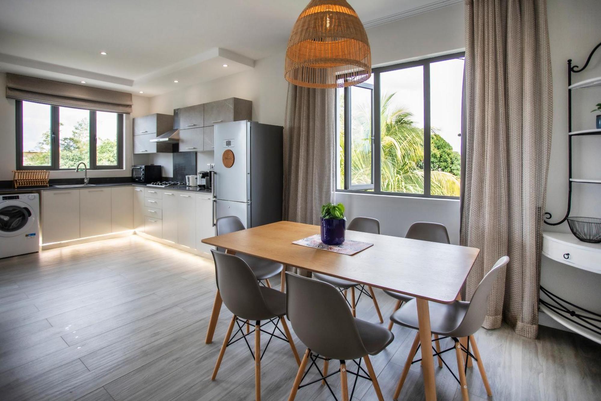 Mayfair Condo In Pereybere Pereybere Beach エクステリア 写真